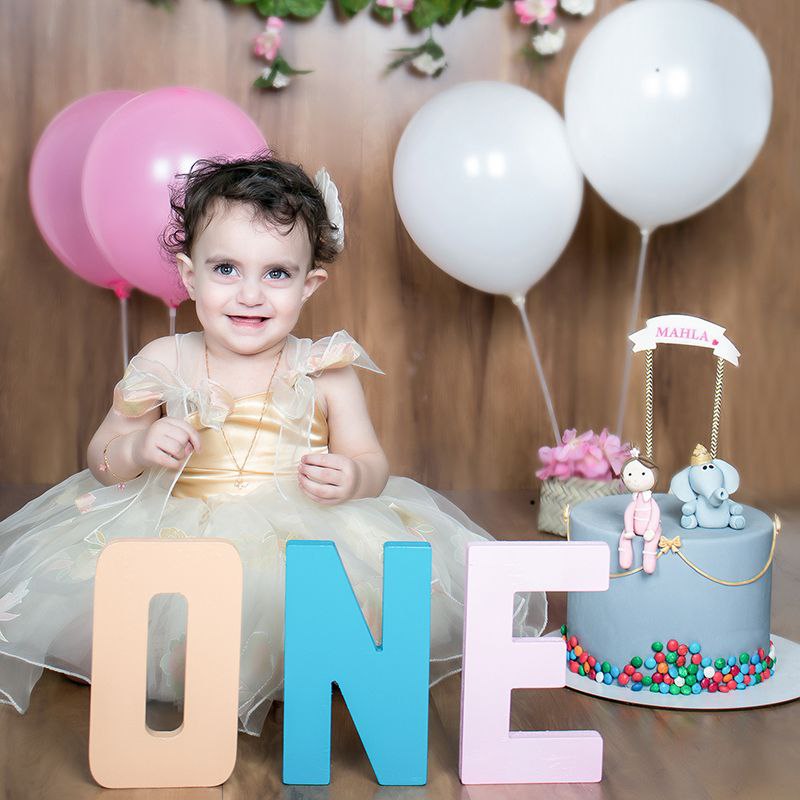 تولد یک سالگی دختر کوچولو با لباس پرنسسی | عکاسی کودک مهناز